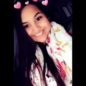 Meet your Posher, Iris